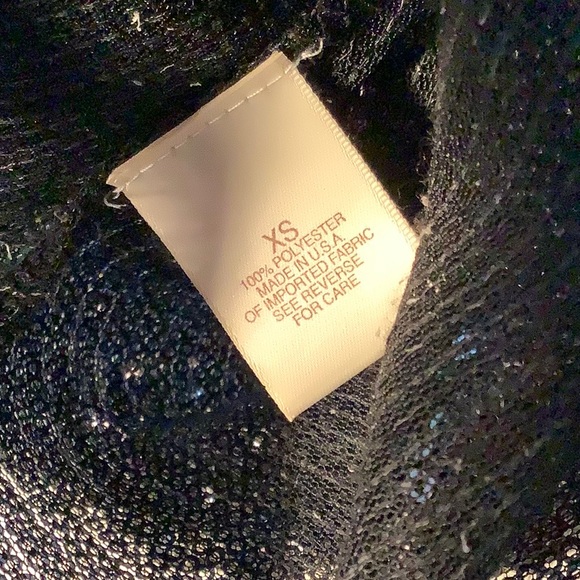 Arden B Size XS sheer sequin top in Black - Picture 6 of 7